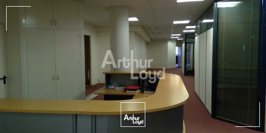 VENDOME - VENTE BUREAUX DE 602,69 M² - DIVISIBLE