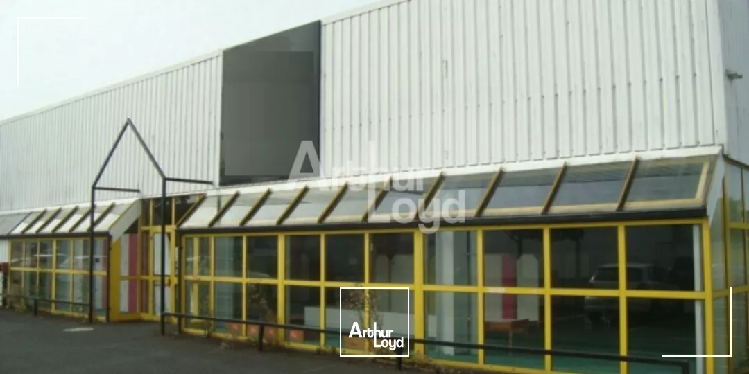 CHATEAUROUX-LE POINCONNET ZONE COMMERCIALE - LOCAL COMMERCIAL A LOUER 770 M2