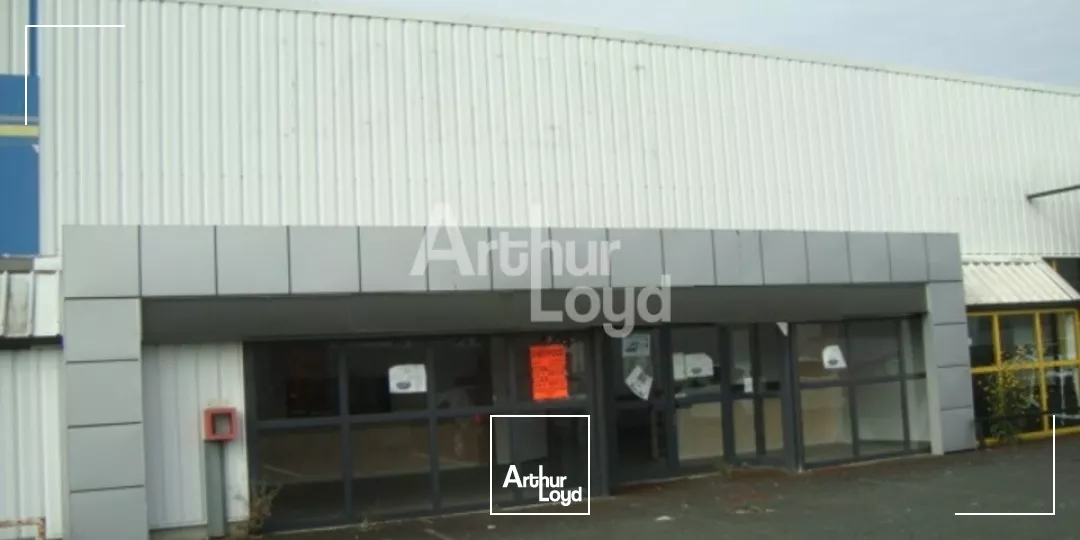 A LOUER - CHATEAUROUX - LE POINCONNET - LOCAL COMMERCIAL 280m²