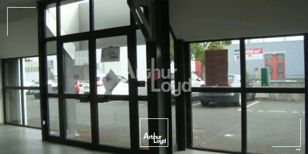 A LOUER - CHATEAUROUX - LE POINCONNET - LOCAL COMMERCIAL 280m²