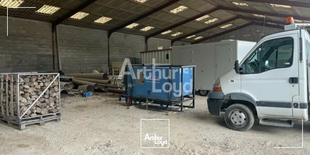 NOYERS SUR CHER - LOCATION HANGARS DE 640 ET 945 M²