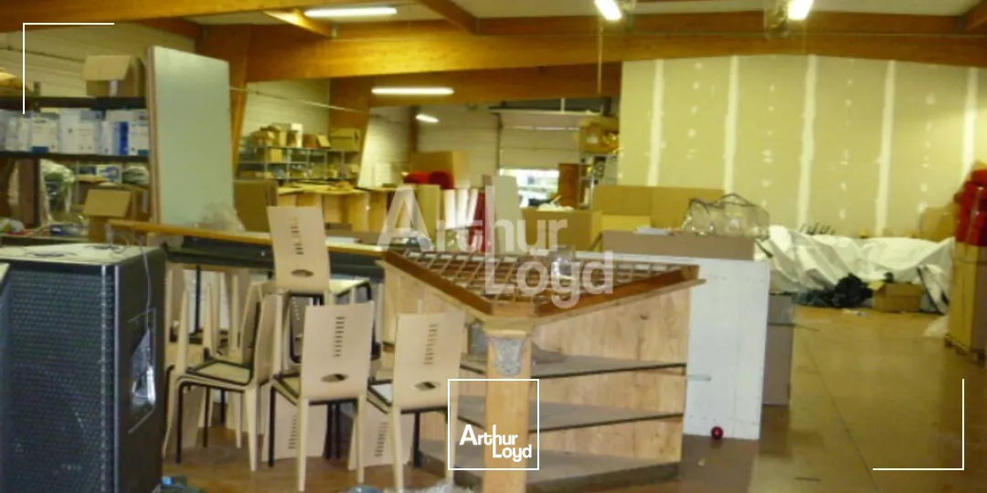 PROCHE BLOIS - LOCATION LOCAL D'ACTIVITÉ DE 682 M² - PROCHE A10