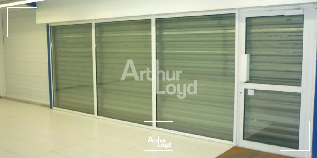 SAINT OUEN ZA PROCHE VENDOME - LOCAL DE STOCKAGE A PARTIR DE 100 M2