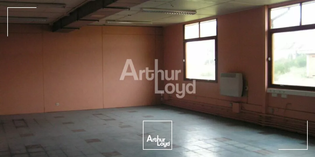 ROMORANTIN PROCHE A85 - LOCAL A LOUER 300 M2 - ACTIVITE, PARKING