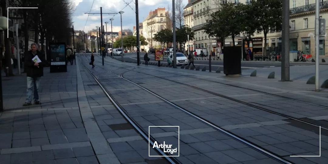 DAB. - 360 M2 au total - Nantes centre 