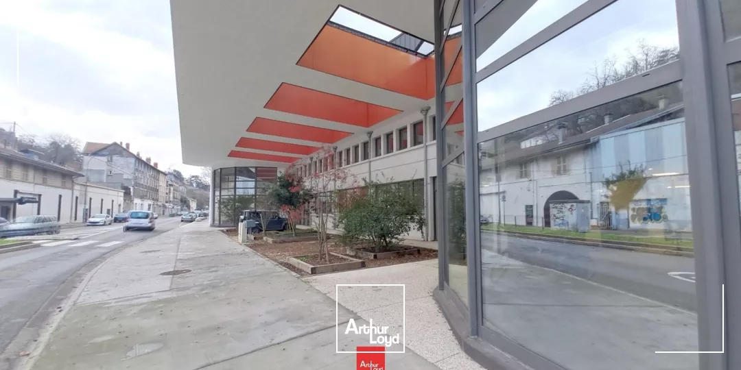 A LOUER BUREAUX ATYPIQUES SECTEUR ESPLANADE GRENOBLE