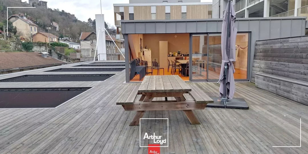 A LOUER BUREAUX ATYPIQUES SECTEUR ESPLANADE GRENOBLE