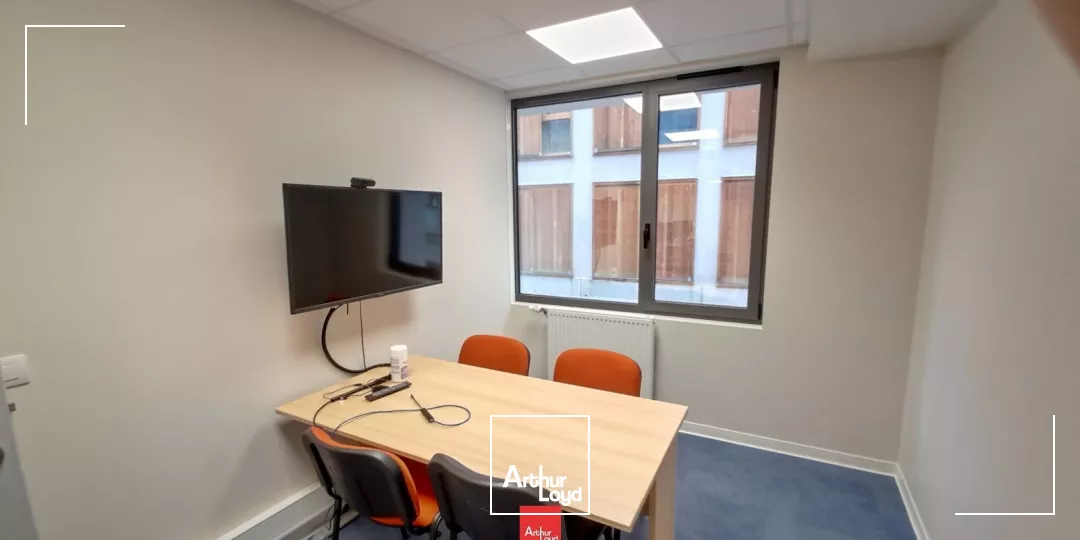 A LOUER BUREAUX ATYPIQUES SECTEUR ESPLANADE GRENOBLE