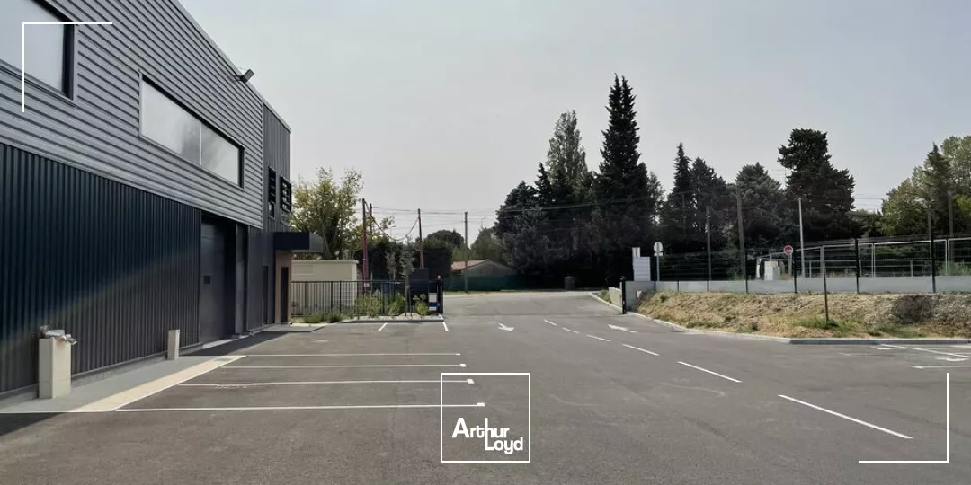 Local d'activité à la location - Programme neuf, proche Autoroute A7 Avignon Nord