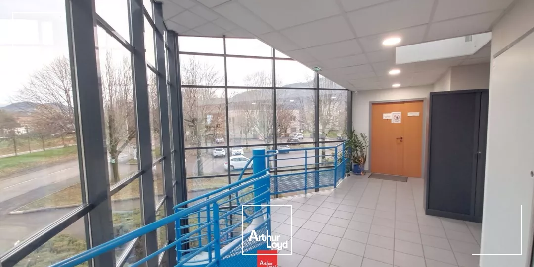 A LOUER BUREAUX 102M² 1ER ETAGE CENTR'ALPES MOIRANS