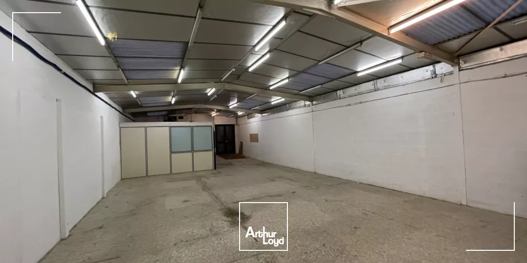 A VENDRE - IMMEUBLE MIXTE - INVESTISSEMENT 