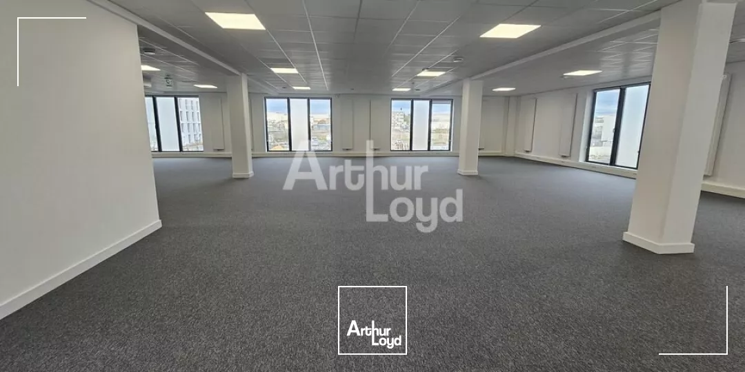 Saint Serge, quartier tertiaire plateau de bureaux de 475 m² situé au deuxième étage