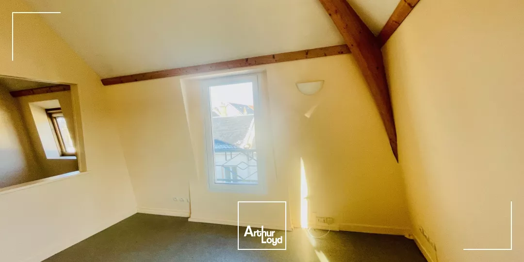 A LOUER - BUREAUX - 35 M2 - COMPIEGNE CENTRE-VILLE