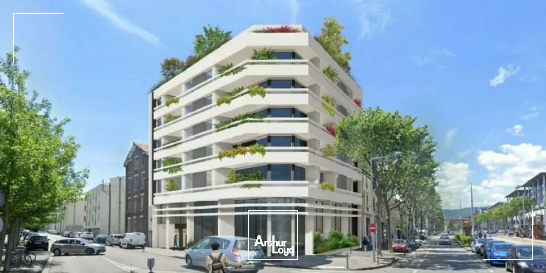 LOCAL COMMERCIAL 210 m² + mezzanine 80 M² A LOUER CLERMONT-FERRAND REPUBLIQUE