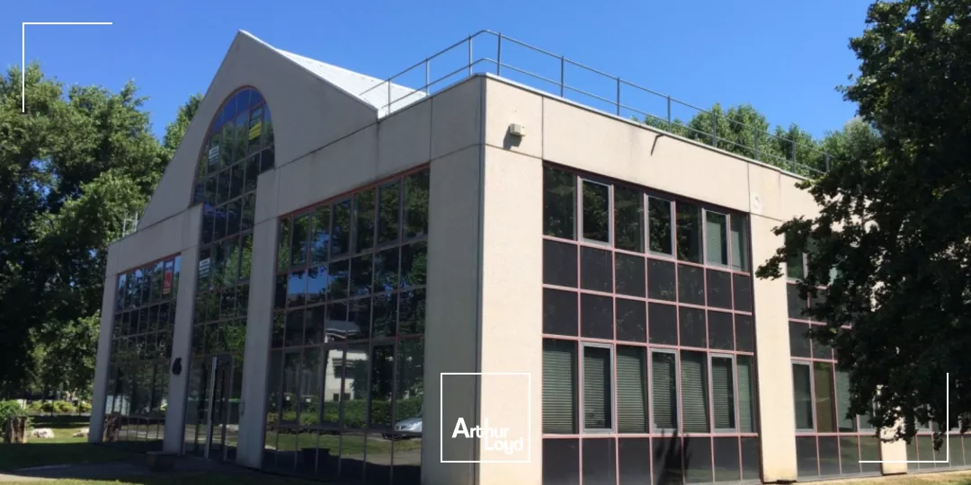 A LOUER BUREAUX EYBENS PARC ARBORE PROCHE TRAM ET COMMODITES