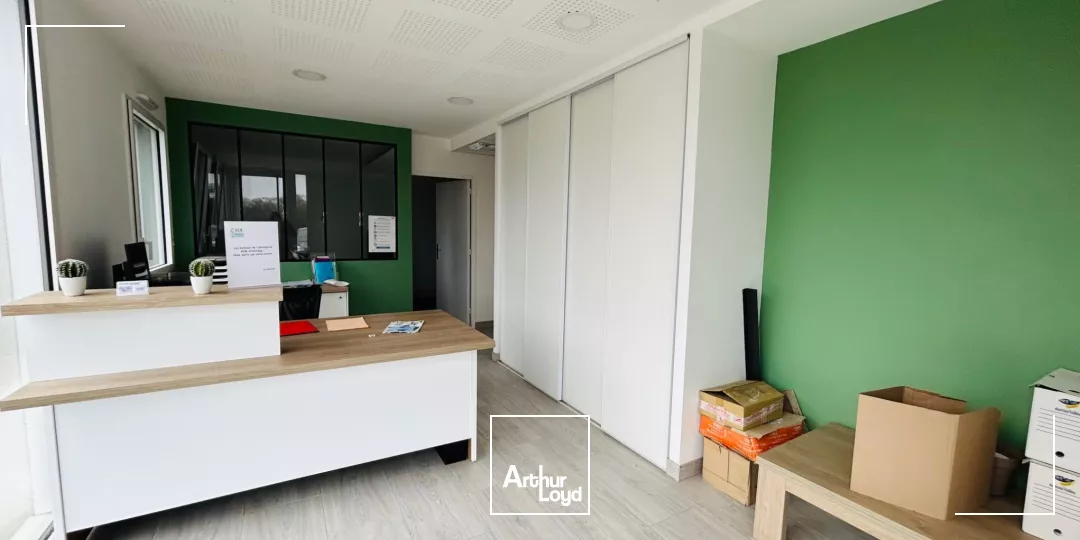 A LOUER STOCKAGE ET BUREAUX ST NAZAIRE BRAIS 