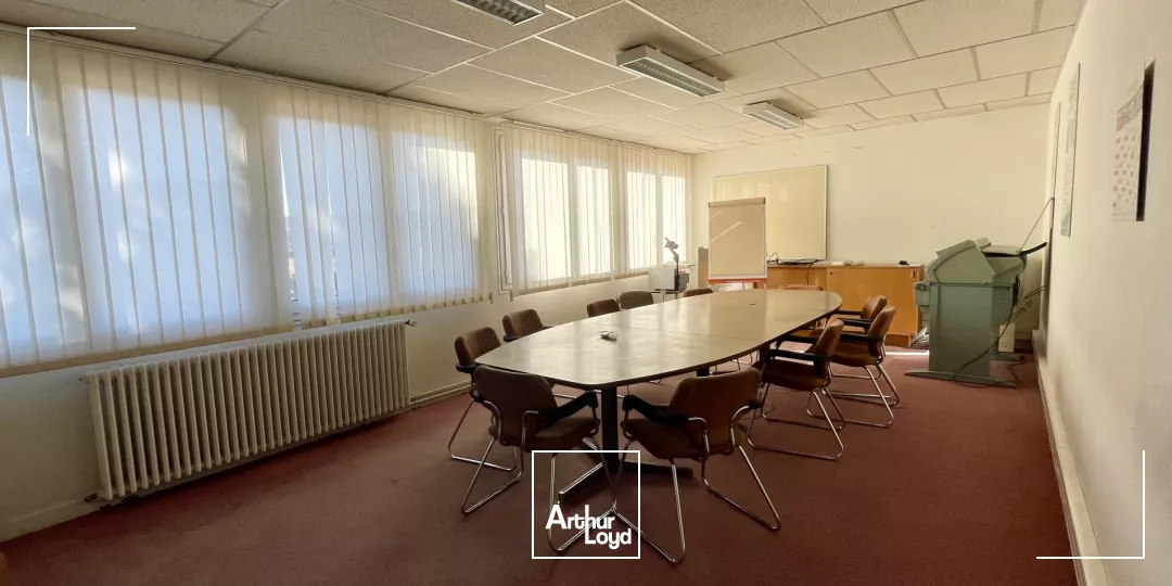 Locaux d'activité à vendre à VERNEUIL SUR AVRE 27130