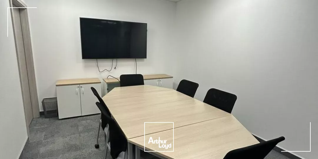 BUREAUX à LOUER de 300.3 m²