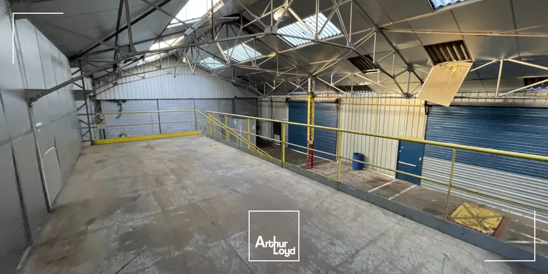 A LOUER -Local d'activité de 400 m2