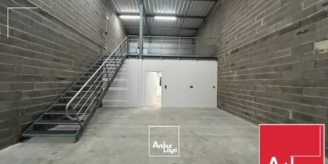 LOCAL D'ACTIVITE - ENTREPOT à LOUER de 143 m²