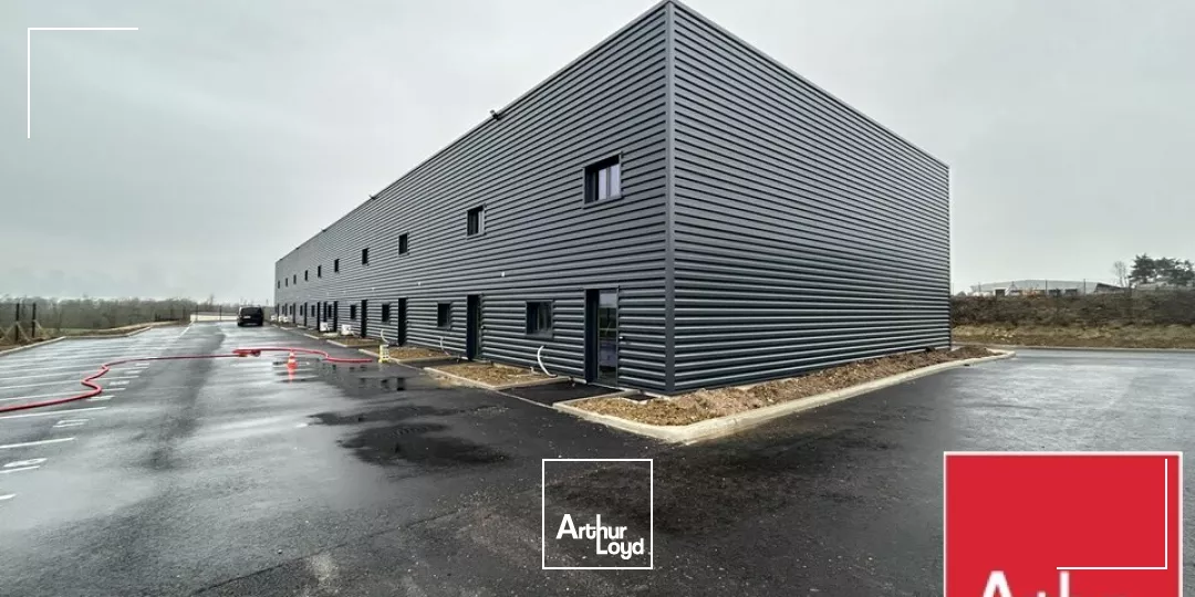 LOCAL D'ACTIVITE - ENTREPOT à LOUER de 143 m²