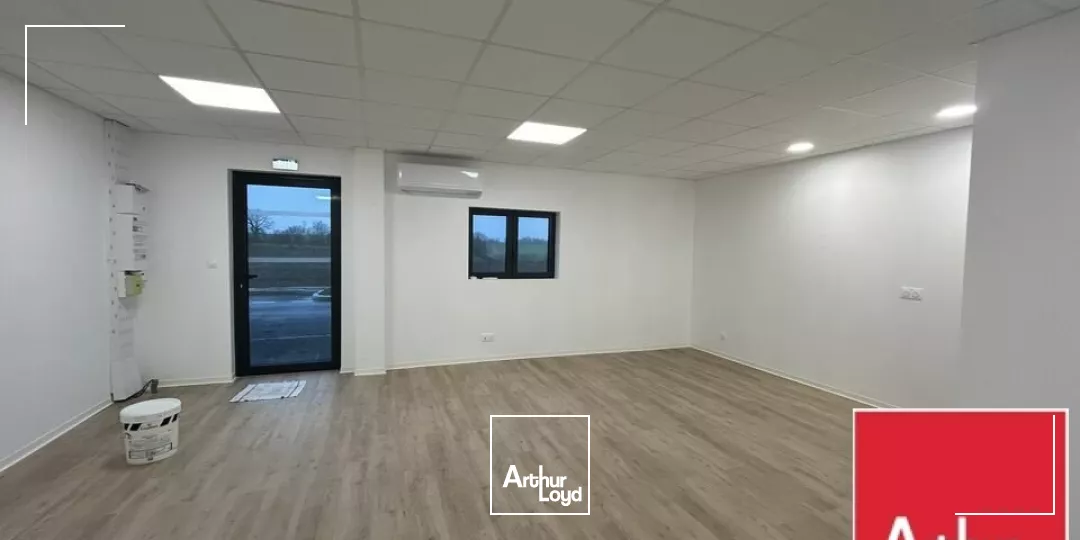 LOCAL D'ACTIVITE - ENTREPOT à LOUER de 143 m²