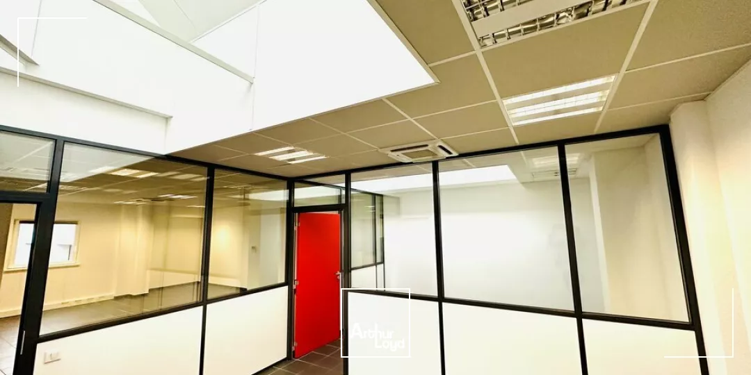 BUREAUX à VENDRE de 361 m²