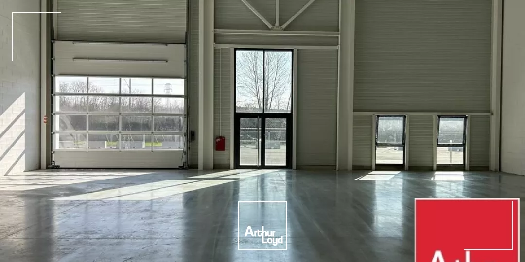 LOCAL D'ACTIVITE - ENTREPOT à LOUER de 770 m²
