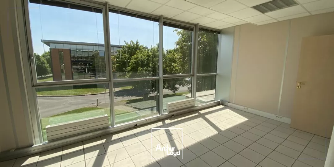 BUREAUX D'ENVIRON 360m2 divisible à partir de 111 m2 - REIMS FARMAN