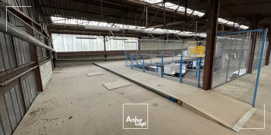 A LOUER - LOCAL D'ACTIVITE AVEC 1 QUAI