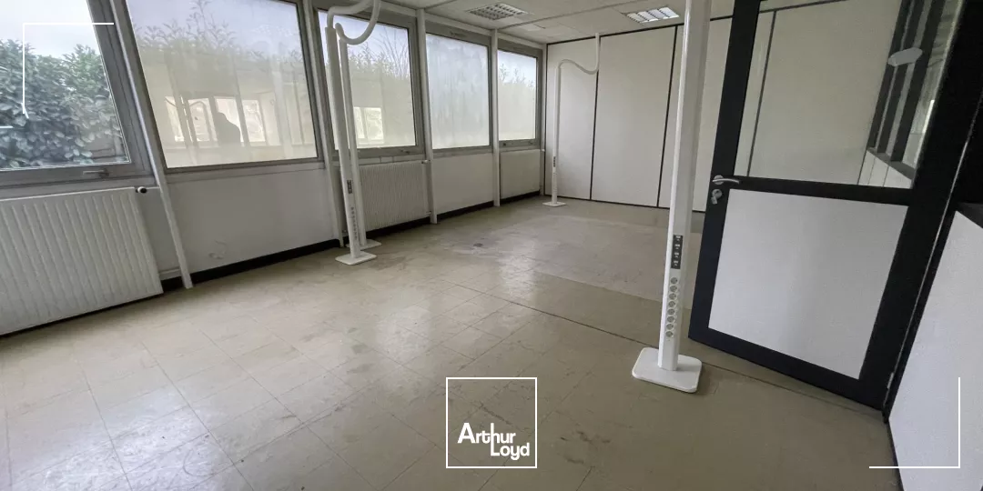 Bureaux à louer à MENILLES 27120