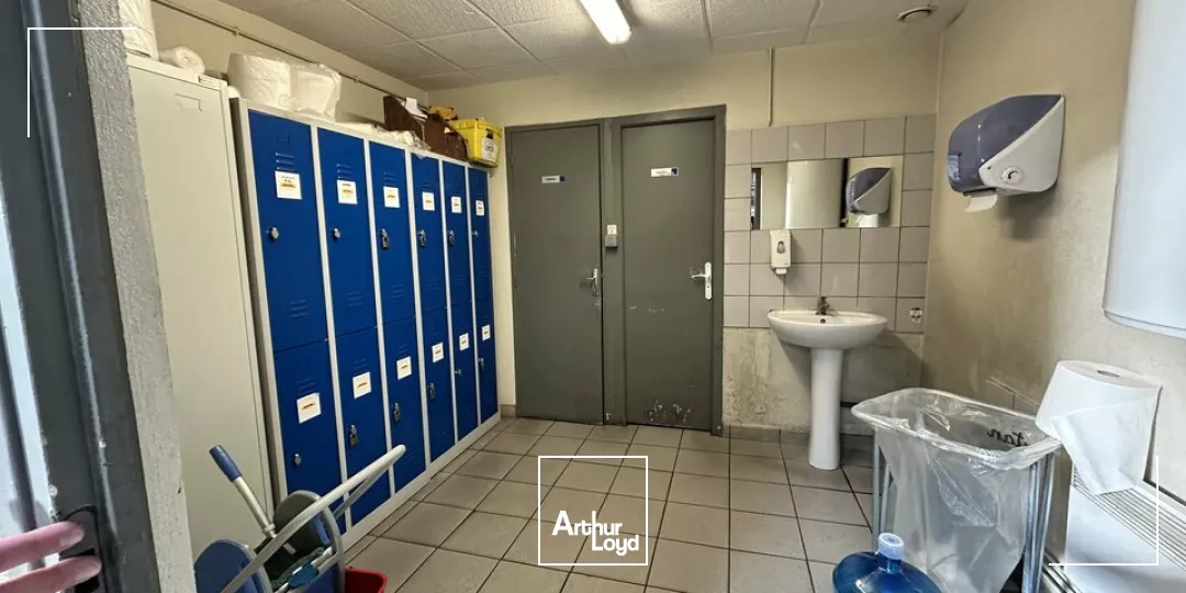 A LOUER local d'activité 660 m² - Nord Chalon