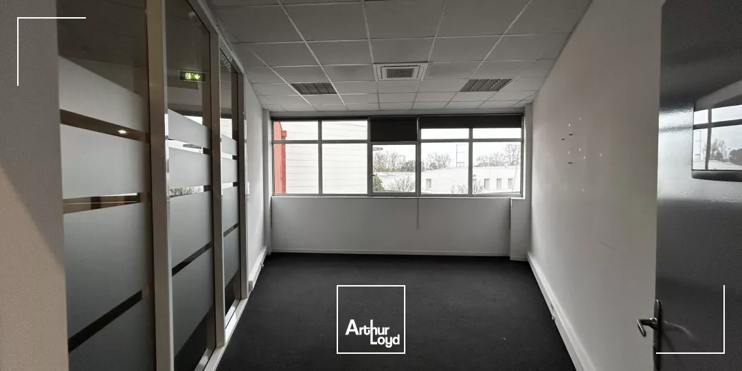 Location de bureaux de 490 m² à Gradignan, proche échangeur A63