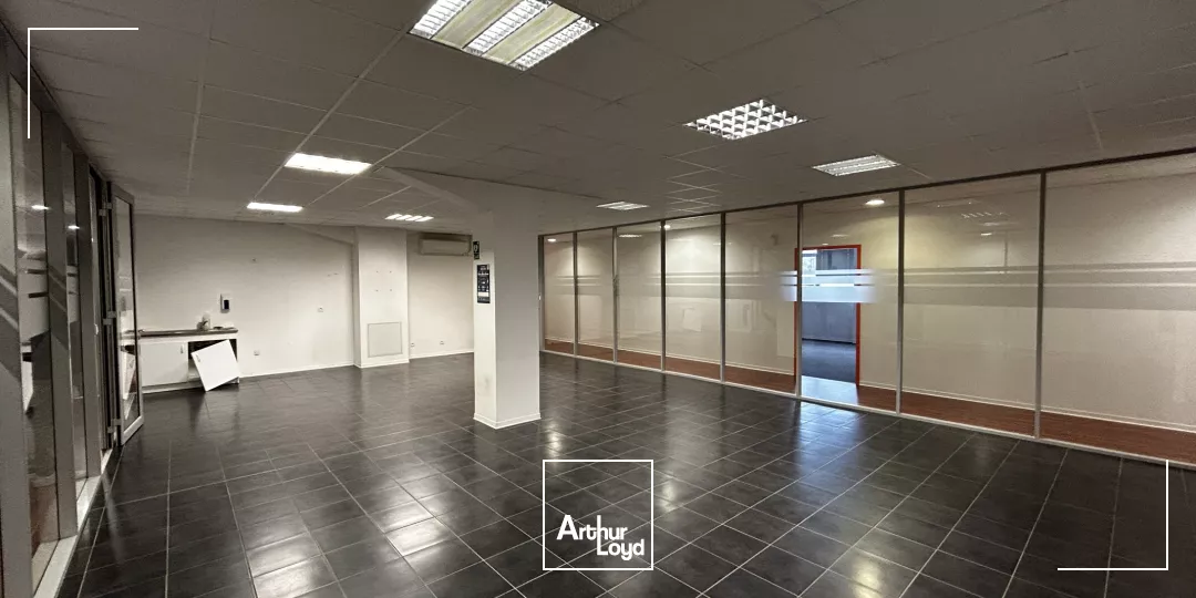 Location de bureaux de 490 m² à Gradignan, proche échangeur A63