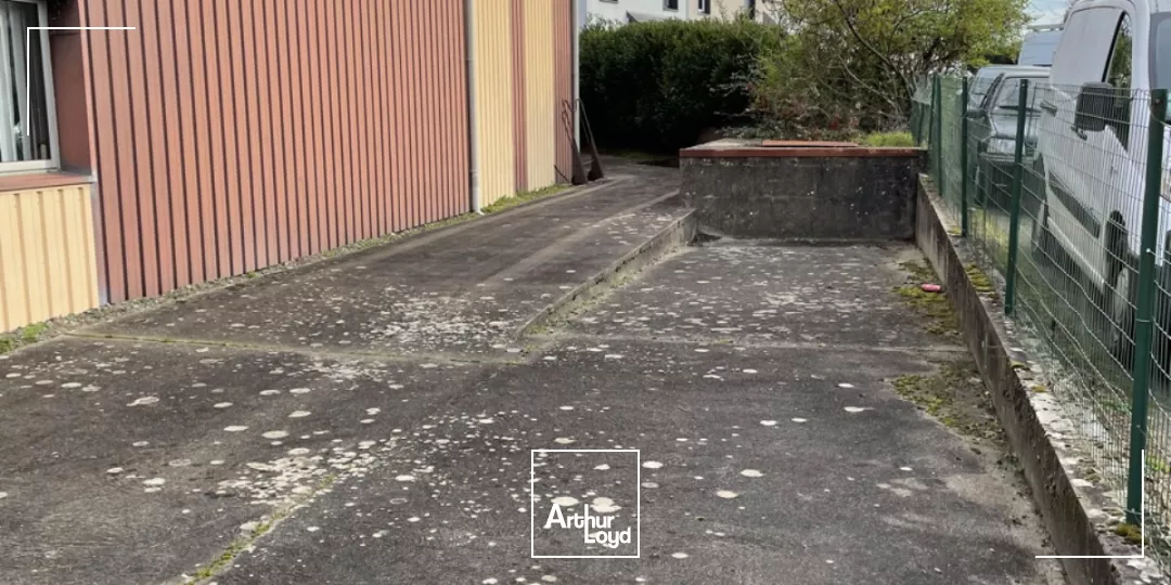 Entrepot - Stockage - 880 m2 - La Chapelle sur Erdre