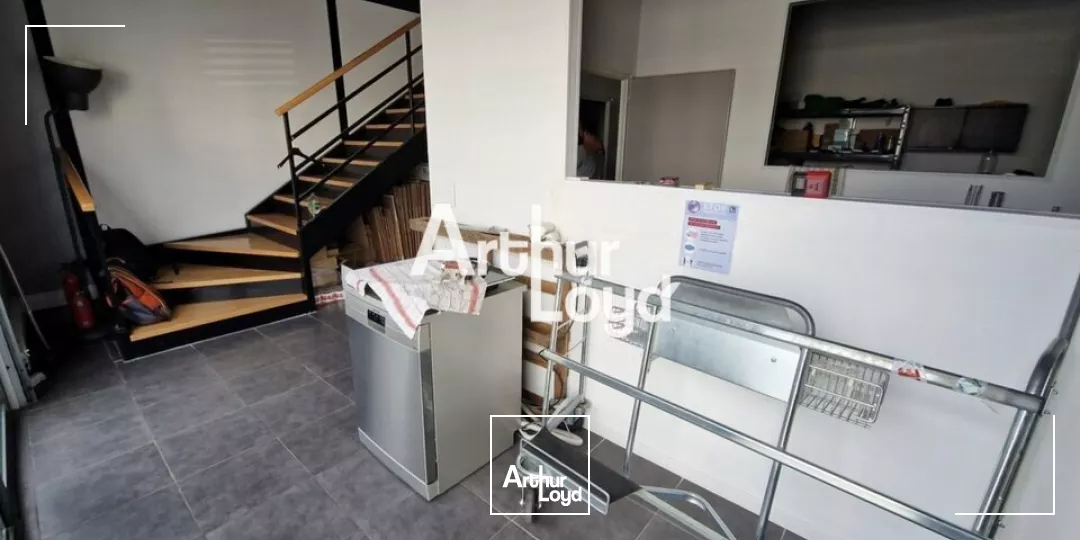 Bureaux à louer 95 m² au 1er étage - Quartier affaires Puget-sur-Argens 
