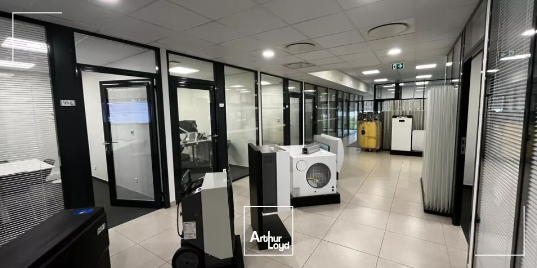 LOCAL D'ACTIVITE - ENTREPOT à LOUER de 2141 m²