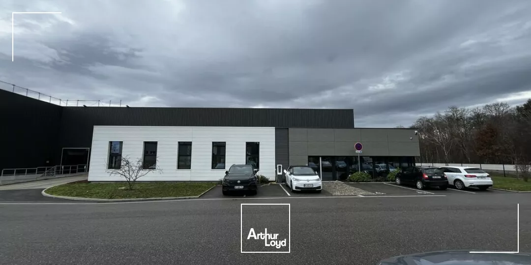 LOCAL D'ACTIVITE - ENTREPOT à LOUER de 2141 m²
