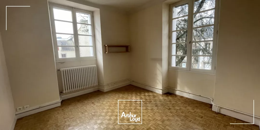 A LOUER - BUREAUX - 430 M2 - 250 M2 - 180 m2 - GUERANDE