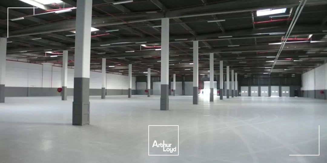 ENTREPOT TRAVERSANT RENOVE