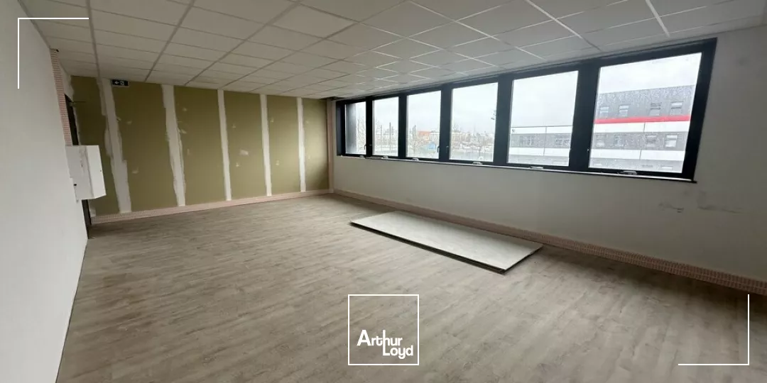 PLATEAU DE BUREAUX d'environ 160m2 - REIMS BEZANNES