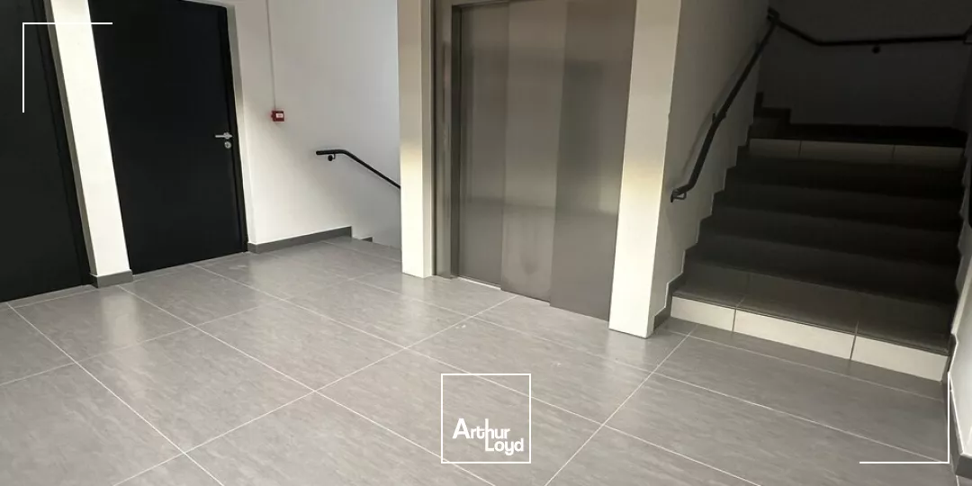 PLATEAU DE BUREAUX d'environ 160m2 - REIMS BEZANNES