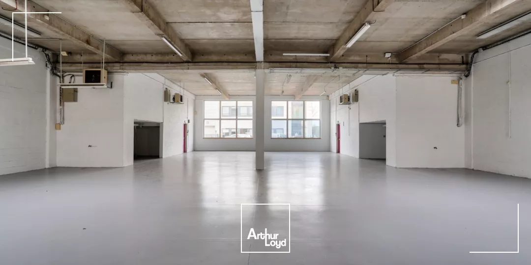 Locaux d'activité à louer à LA VERRIERE 78320