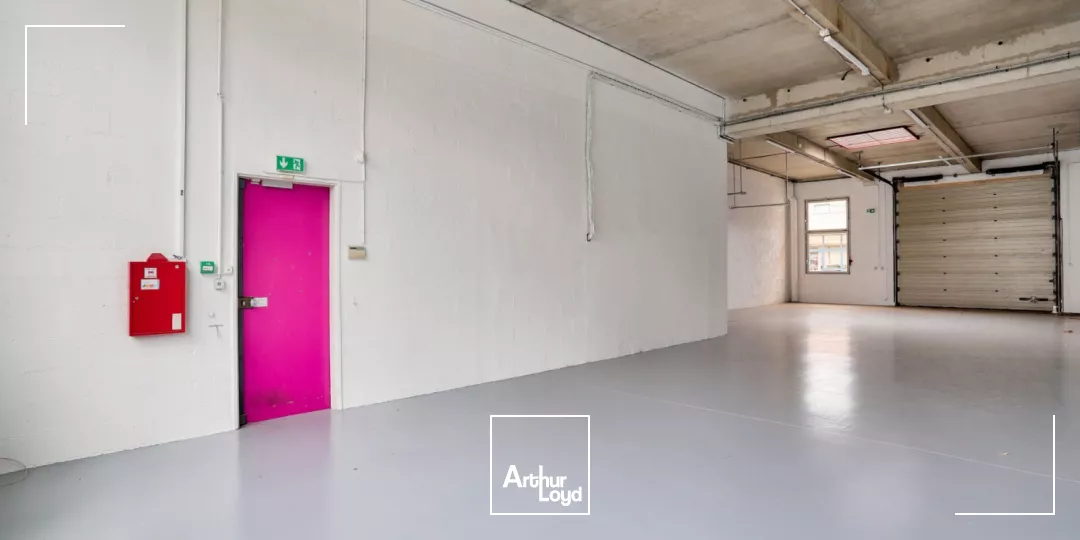 Locaux d'activité à louer à LA VERRIERE 78320
