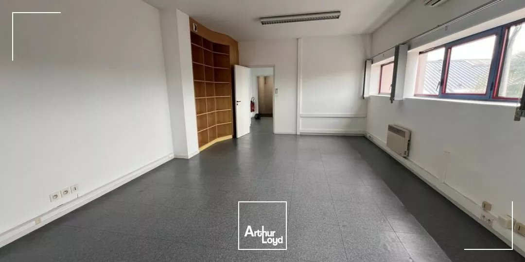 TOURS SUD SAINT-AVERTIN LES GRANGES GALAND ECHANGEUR A10 - BUREAUX 71 M² PARKING 1