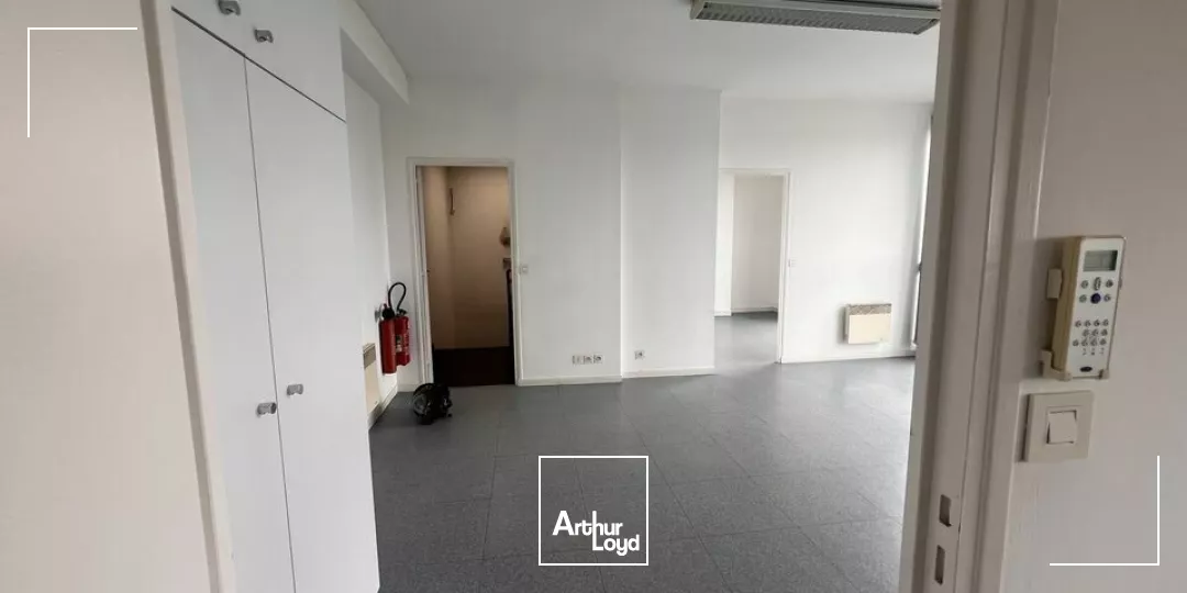 TOURS SUD SAINT-AVERTIN LES GRANGES GALAND ECHANGEUR A10 - BUREAUX 71 M² PARKING 1
