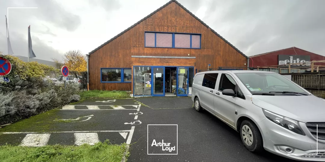 LOCAUX COMMERCIAUX - 620 M2 A LOUER - BEAUVAIS