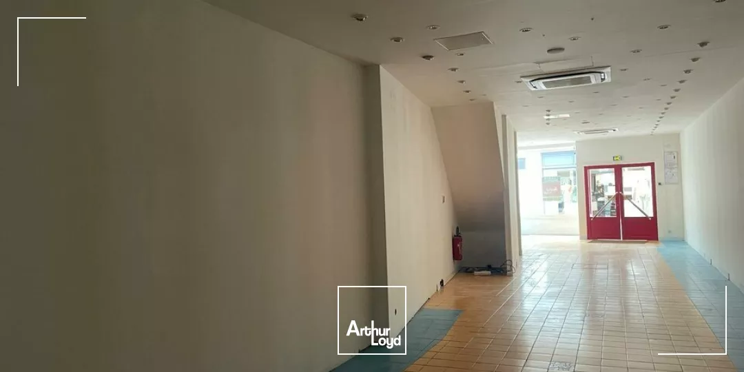 BLOIS - LOCATION LOCAL COMMERCIAL DE 233 M² - HYPERCENTRE