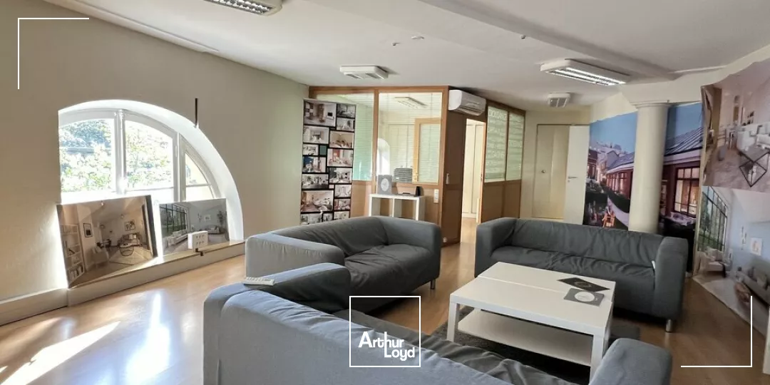 TOURS CENTRE PROCHE GARE LOCAL COMMERCIAL A LOUER 90 M²