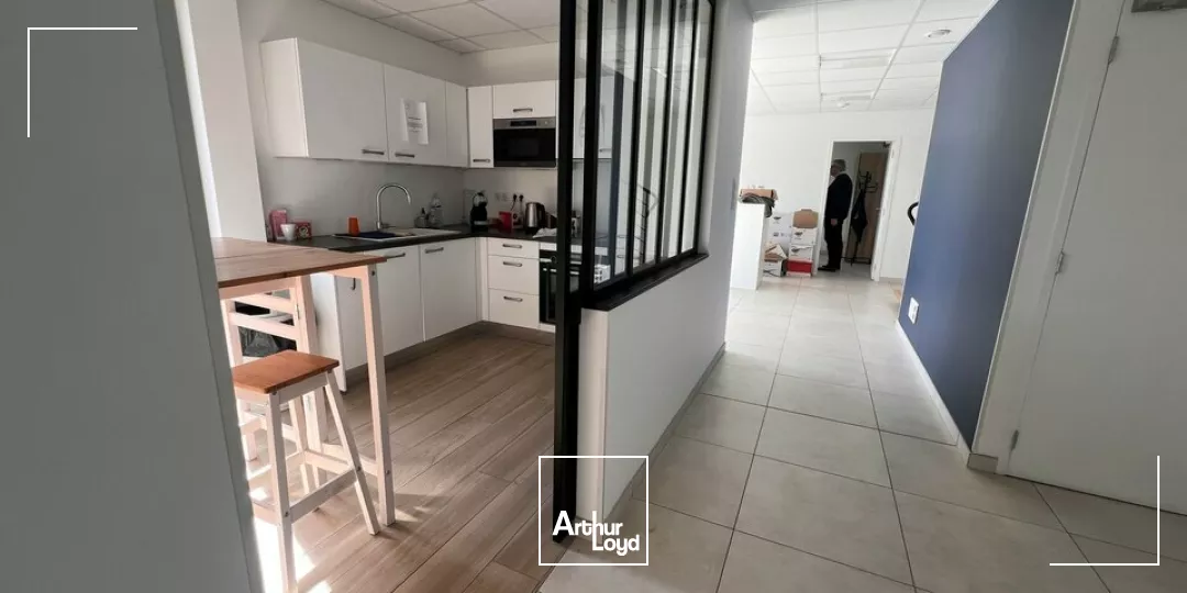 TOURS SUD - JOUE - LIODIERE - A LOUER BATIMENT MIXTE DE 498 M² - 2 869 M² DE TERRAIN